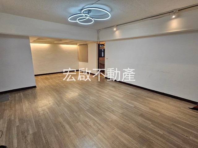 租辦公室松山區裝潢漂亮屋況優2隔間獨立空調-宏啟不動產商用租賃 物件大圖