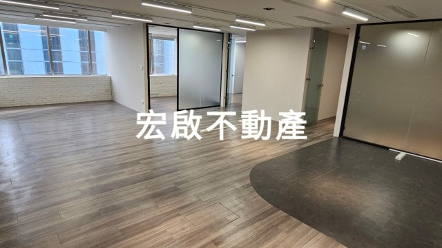 租辦公室松山區玻璃帷幕氣派純辦大樓裝潢漂亮3隔間-宏啟不動產商用租賃 物件大圖