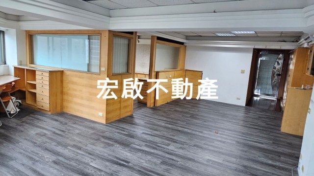 租辦公室中山區純辦屋況優採光佳1隔間獨立空調-宏啟不動產商用租賃 物件大圖