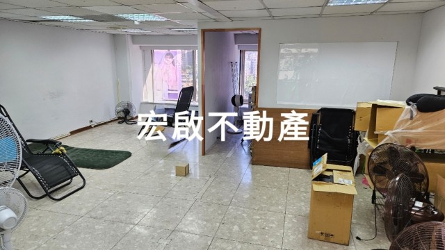 租辦公室信義區純辦大樓門面優屋況佳1隔間-宏啟不動產商用租賃 物件大圖