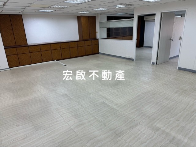 租辦公室中山區純辦大樓採光佳4隔間獨立空調-宏啟不動產商用租賃 物件大圖