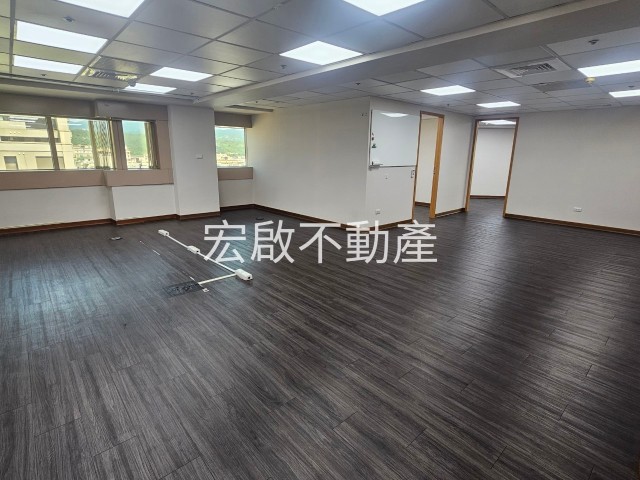 租辦公室中山區屋況優採光佳2隔間獨立空調-宏啟不動產商用租賃 物件大圖