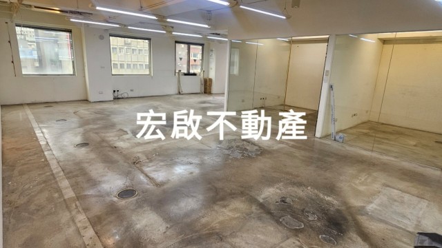 租辦公室松山區玻璃帷幕純辦大樓門面佳4隔間-宏啟不動產商用租賃 物件大圖