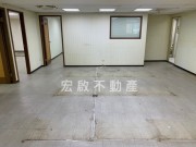 租辦公室松山區兩面採光獨利空調物件照片