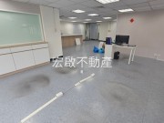 租辦公室松山區玻璃帷幕純辦大樓門面優2隔間-宏啟不動產商用租賃租辦公室松山區玻璃帷幕純辦大樓門面優2隔間照片3 物件照片3