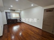 宏啟不動產商用租賃 (104報紙房屋網 買屋 賣屋 租屋 委租 委賣 平台,專業房屋仲介個人網站) 租辦公室大安區市府站美辦裝潢漂亮1隔間獨立空調 主打物件照片